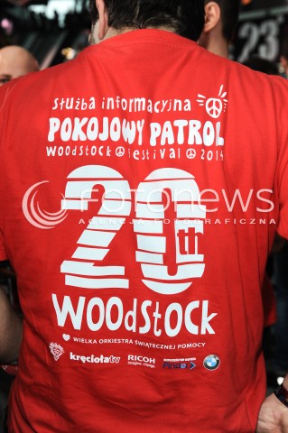  11.01.2015 WARSZAWA TVP2<br />23 FINAL WIELKIEJ ORKIESTRY SWIATECZNEJ POMOCY<br />N/Z WOODSTOCK KOSZULKA<br /> 