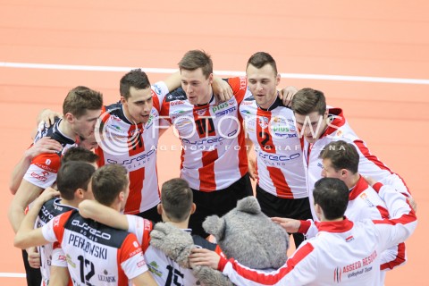  17.01.2015 RZESZOW<br />SIATKOWKA PLUSLIGA 2014/2015 MEN VOLLEYBALL POLAND POLISH PLUS LIGA LEAGUE SEASON 2014/2015<br />MECZ ASSECO RESOVIA - AZS POLITECHNIKA WARSZAWSKA<br />N/Z PAUL LOTMAN FABIAN DRZYZGA JOCHEN SCHOPS DAWID DRYJA PIOTR NOWAKOWSKI ZESPOL DRUZYNA <br /> 