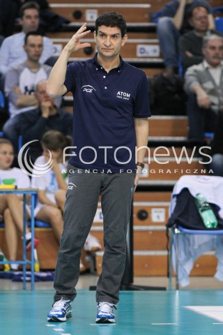  17.01.2015 RZESZOW<br />SIATKOWKA ORLEN LIGA 2014/2015 WOMEN VOLLEYBALL POLAND POLISH ORLENLIGA LEAGUE SEASON 2014/2015<br />MECZ DEVELOPRES SKYRES RZESZOW - PGE ATOM TREFL SOPOT<br />N/Z LORENZO MICELLI - I TRENER ( HEAD COACH ) SYLWETKA <br /> 