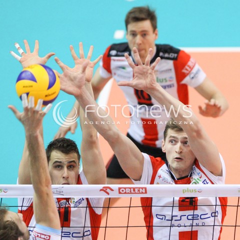  24.01.2015 RZESZOW<br />SIATKOWKA PLUSLIGA 2014/2015 MEN VOLLEYBALL POLAND POLISH PLUS LIGA LEAGUE SEASON 2014/2015<br />MECZ ASSECO RESOVIA - CERRAD CZARNI RADOM<br />N/Z FABIAN DRZYZGA PIOTR NOWAKOWSKI BLOK <br /> 