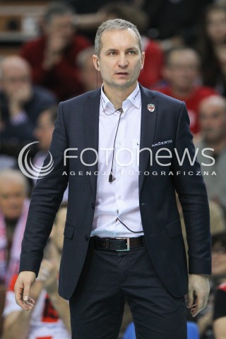 24.01.2015 RZESZOW<br />SIATKOWKA PLUSLIGA 2014/2015 MEN VOLLEYBALL POLAND POLISH PLUS LIGA LEAGUE SEASON 2014/2015<br />MECZ ASSECO RESOVIA - CERRAD CZARNI RADOM<br />N/Z ANDRZEJ KOWAL - TRENER ( HEAD COACH ) SYLWETKA <br /> 