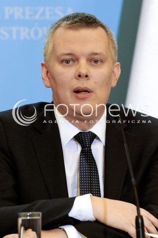  29.01.2015 WARSZAWA <br />KONFERENCJA WICEPREMIERA TOMASZA SIEMONIAKA<br />N/Z WICEPREMIER MINISTER MON TOMASZ SIEMONIAK<br /> 