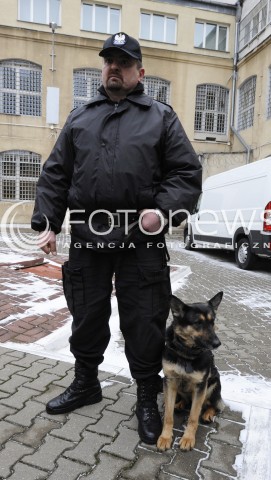  07.02.2015 WARSZAWA <br />DZIEN OTWARTY W ARESZCIE SLEDCZYM<br />N/Z FUNKCJONARIUSZ Z PSEM<br /> 