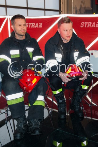 09.02.2015 WARSZAWA<br />POKAZ SERIALU STRAZACY<br />N/Z MACIEJ ZAKOSCIELNY JAKUB WESOLOWSKI<br /> 