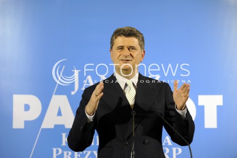  10.02.2015 WARSZAWA <br />KONFERENCJA KANDYDATA NA PREZYDENTA JANUSZA PALIKOTA<br />N/Z JANUSZ PALIKOT<br /> 
