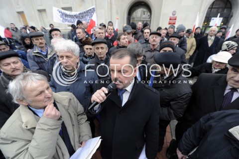  11.02.2015 WARSZAWA <br />PROTEST ROLNIKOW<br />N/Z SLAWOMIR IZDEBSKI PROTESTUJACY<br /> 