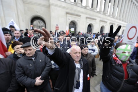  11.02.2015 WARSZAWA <br />PROTEST ROLNIKOW<br />N/Z JAN GUZ PROTESTUJACY<br /> 