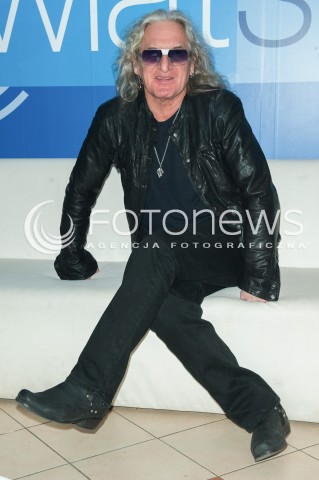  12.02.2015 WARSZAWA TVP<br />PROGRAM SWIAT SIE KRECI - ZESPOL PERFECT <br />N/Z GRZEGORZ MARKOWSKI<br /> 