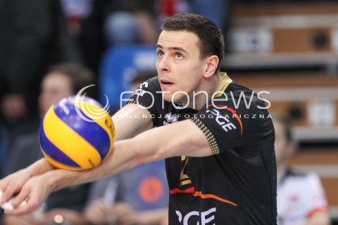  21.02.2015 RZESZOW<br />SIATKOWKA PLUSLIGA 2014/2015 MEN VOLLEYBALL POLAND POLISH PLUS LIGA LEAGUE SEASON 2014/2015<br />MECZ ASSECO RESOVIA - PGE SKRA BELCHATOW<br />N/Z MARIUSZ WLAZLY SYLWETKA <br /> 