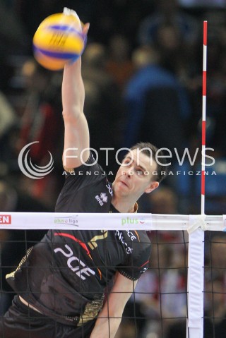  21.02.2015 RZESZOW<br />SIATKOWKA PLUSLIGA 2014/2015 MEN VOLLEYBALL POLAND POLISH PLUS LIGA LEAGUE SEASON 2014/2015<br />MECZ ASSECO RESOVIA - PGE SKRA BELCHATOW<br />N/Z MARIUSZ WLAZLY SYLWETKA ATAK<br /> 