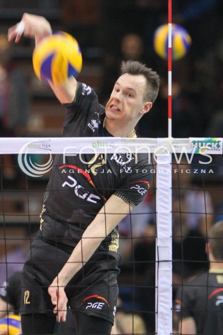  21.02.2015 RZESZOW<br />SIATKOWKA PLUSLIGA 2014/2015 MEN VOLLEYBALL POLAND POLISH PLUS LIGA LEAGUE SEASON 2014/2015<br />MECZ ASSECO RESOVIA - PGE SKRA BELCHATOW<br />N/Z WOJCIECH WLODARCZYK SYLWETKA ATAK<br /> 