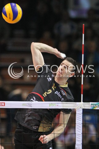  21.02.2015 RZESZOW<br />SIATKOWKA PLUSLIGA 2014/2015 MEN VOLLEYBALL POLAND POLISH PLUS LIGA LEAGUE SEASON 2014/2015<br />MECZ ASSECO RESOVIA - PGE SKRA BELCHATOW<br />N/Z MARIUSZ WLAZLY SYLWETKA ATAK<br /> 