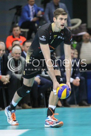  21.02.2015 RZESZOW<br />SIATKOWKA PLUSLIGA 2014/2015 MEN VOLLEYBALL POLAND POLISH PLUS LIGA LEAGUE SEASON 2014/2015<br />MECZ ASSECO RESOVIA - PGE SKRA BELCHATOW<br />N/Z KAROL KLOS SYLWETKA <br /> 