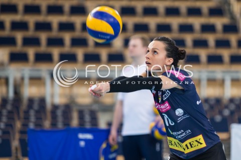  23.02.2015 LODZ <br />
SIATKOWKA ORLEN LIGA SEZON 2014/2015 VOLLEYBALL POLISH SEASON <br />
BEEF MASTER BUDOWLANI LODZ - TAURON BANIMEX MKS DABROWA GORNICZA <br />
N/Z KRYSTYNA STRASZ SYLWETKA<br />
 