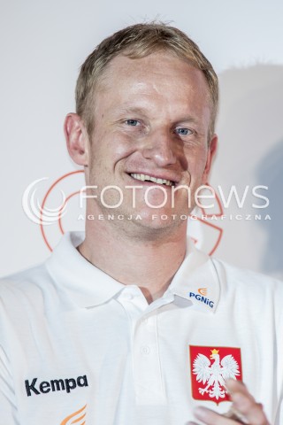  23.02.2015 WARSZAWA<br />SPOTKANIE Z BRAZOWYMI MISTRZAMI W PILCE RECZNEJ 2015 NA TORWARZE<br />N/Z ADAM WISNIEWSKI<br /> 