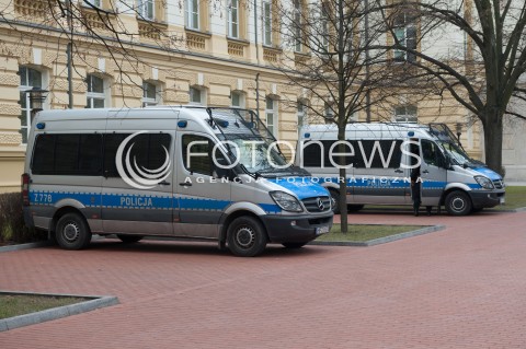  25.02.2015 WARSZAWA<br />PROTEST ROLNIKOW POD KANCELARIA PREMIER<br />N/Z RADIOWOZY POLICJI<br /> 