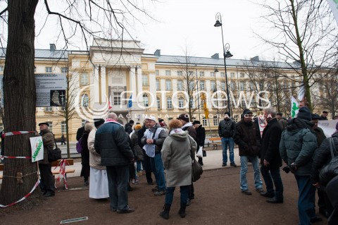  25.02.2015 WARSZAWA<br />PROTEST ROLNIKOW POD KANCELARIA PREMIER<br />N/Z STRAJKUJACY<br /> 