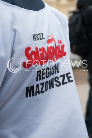  25.02.2015 WARSZAWA<br />PROTEST ROLNIKOW POD KANCELARIA PREMIER<br />N/Z NAPIS SOLIDARNOSC <br /> 