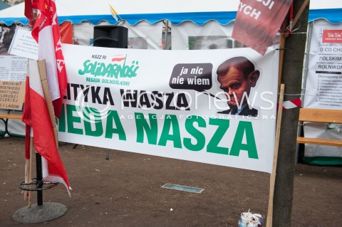  25.02.2015 WARSZAWA<br />PROTEST ROLNIKOW POD KANCELARIA PREMIER<br />N/Z TRANSPARENT<br /> 