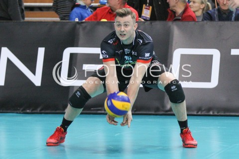  28.02.2015 RZESZOW<br />SIATKOWKA PLUSLIGA 2014/2015 MEN VOLLEYBALL POLAND POLISH PLUS LIGA LEAGUE SEASON 2014/2015<br />MECZ ASSECO RESOVIA - CERRAD CZARNI RADOM<br />N/Z KRZYSZTOF IGNACZAK SYLWETKA <br /> 