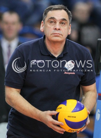  02.03.2015 RZESZOW<br />SIATKOWKA ORLEN LIGA 2014/2015 WOMEN VOLLEYBALL POLAND POLISH ORLENLIGA LEAGUE SEASON 2014/2015<br />MECZ DEVELOPRES SKYRES RZESZOW - POLSKI CUKIER MUSZYNIANKA MKS MUSZYNA<br />N/Z BOGDAN SERWINSKI - I TRENER ( HEAD COACH ) SYLWETKA <br /> 