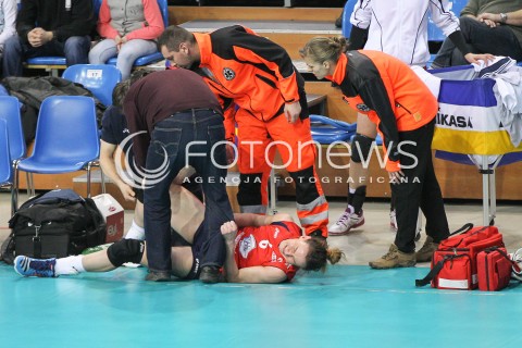  02.03.2015 RZESZOW<br />SIATKOWKA ORLEN LIGA 2014/2015 WOMEN VOLLEYBALL POLAND POLISH ORLENLIGA LEAGUE SEASON 2014/2015<br />MECZ DEVELOPRES SKYRES RZESZOW - POLSKI CUKIER MUSZYNIANKA MKS MUSZYNA<br />N/Z SYLWIA WOJCIESKA BOL URAZ KONTUZJA<br /> 
