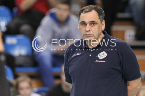  02.03.2015 RZESZOW<br />SIATKOWKA ORLEN LIGA 2014/2015 WOMEN VOLLEYBALL POLAND POLISH ORLENLIGA LEAGUE SEASON 2014/2015<br />MECZ DEVELOPRES SKYRES RZESZOW - POLSKI CUKIER MUSZYNIANKA MKS MUSZYNA<br />N/Z BOGDAN SERWINSKI - I TRENER ( HEAD COACH ) SYLWETKA <br /> 