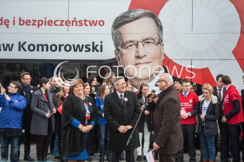  07.03.2015 PIASECZNO<br />PREZYDENT RP BRONISLAW KOMOROWSKI W PIASECZNIE<br />N/Z BRONISLAW KOMOROWSKI ANNA KOMOROWSKA ZDZISLAW LIS<br /> 