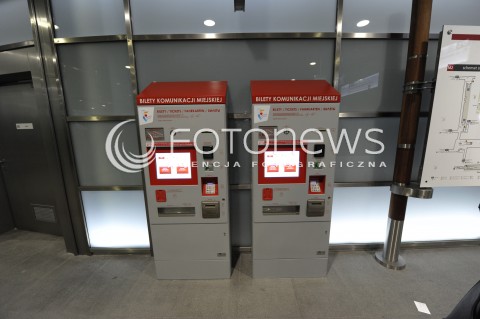  08.03.2015 WARSZAWA <br />OTWARCIE DRUGIEJ LINII METRA<br />N/Z AUTOMATY BILETOWE<br /> 