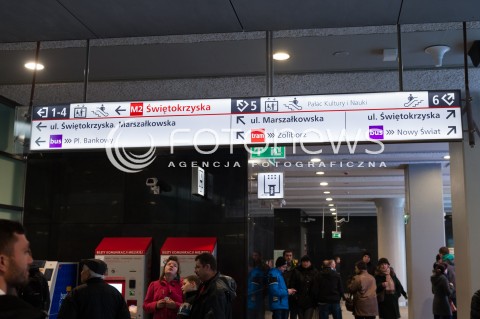  08.03.2015 WARSZAWA<br />OTWARCIE II LINI METRA <br />N/Z TABLICA INFORMACYJNA DLA PASAZEROW<br /> 