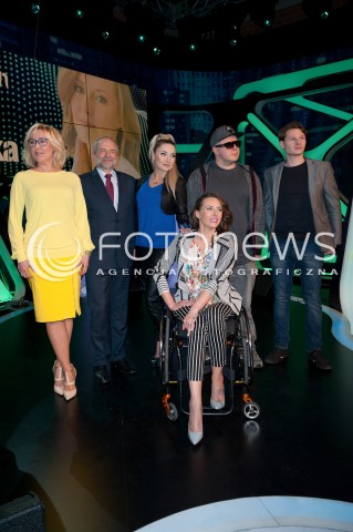  09.03.2015 WARSZAWA TVP<br />PROGRAM TVP1 SWIAT SIE KRECI<br />PREZENTACJA PIOSENKI MONIKI KUSZYNSKIEJ KTORA BEDZIE REPREZENTOWALA POLSKE NA KONKURSIE EUROWIZJI<br />N/Z  MONIKA KUSZYNSKA JULIUSZ BRAUN AGATA MLYNARSKA CLEO DONATAN<br /> 