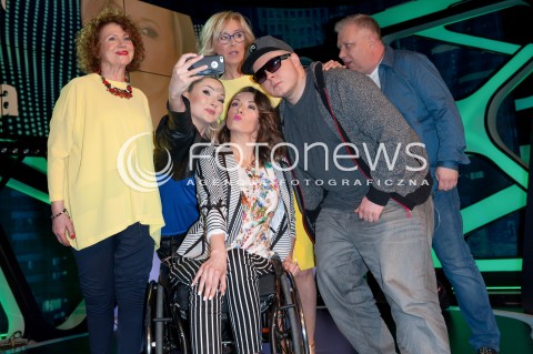  09.03.2015 WARSZAWA TVP<br />PROGRAM TVP1 SWIAT SIE KRECI<br />PREZENTACJA PIOSENKI MONIKI KUSZYNSKIEJ KTORA BEDZIE REPREZENTOWALA POLSKE NA KONKURSIE EUROWIZJI<br />N/Z MONIKA KUSZYNSKA CLEO HALINA FRACKOWIAK AGATA MLYNARSKA DONATAN  MAREK SIEROCKI<br /> 