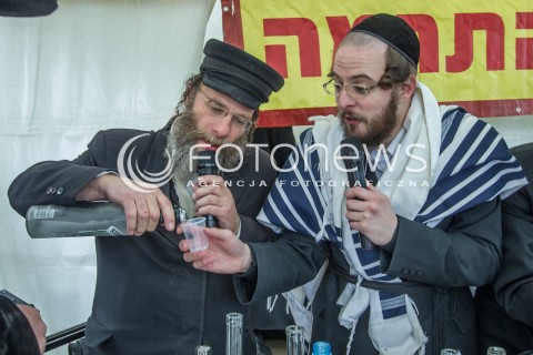  12.03.2015 LEZAJSK <br />PIELGRZYMKA CHASYDOW DO GROBU CADYKA ELIMELECHA WEISSBLUMA W LEZAJSKU W ROCZNICE JEGO SMIERCI. <br />DLA ZYDOW JEST TO JEDNO Z NAJSWIETSZYCH MIEJSC NA ZIEMI.<br /> 