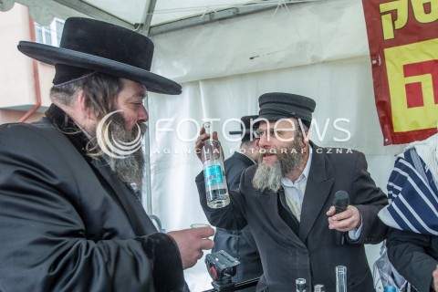  12.03.2015 LEZAJSK <br />PIELGRZYMKA CHASYDOW DO GROBU CADYKA ELIMELECHA WEISSBLUMA W LEZAJSKU W ROCZNICE JEGO SMIERCI. <br />DLA ZYDOW JEST TO JEDNO Z NAJSWIETSZYCH MIEJSC NA ZIEMI.<br /> 