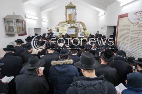  12.03.2015 LEZAJSK <br />PIELGRZYMKA CHASYDOW DO GROBU CADYKA ELIMELECHA WEISSBLUMA W LEZAJSKU W ROCZNICE JEGO SMIERCI. <br />DLA ZYDOW JEST TO JEDNO Z NAJSWIETSZYCH MIEJSC NA ZIEMI.<br /> 