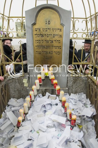  12.03.2015 LEZAJSK <br />PIELGRZYMKA CHASYDOW DO GROBU CADYKA ELIMELECHA WEISSBLUMA W LEZAJSKU W ROCZNICE JEGO SMIERCI. <br />DLA ZYDOW JEST TO JEDNO Z NAJSWIETSZYCH MIEJSC NA ZIEMI.<br /> 