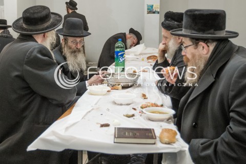  12.03.2015 LEZAJSK <br />PIELGRZYMKA CHASYDOW DO GROBU CADYKA ELIMELECHA WEISSBLUMA W LEZAJSKU W ROCZNICE JEGO SMIERCI. <br />DLA ZYDOW JEST TO JEDNO Z NAJSWIETSZYCH MIEJSC NA ZIEMI.<br /> 