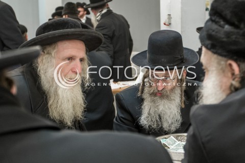  12.03.2015 LEZAJSK <br />PIELGRZYMKA CHASYDOW DO GROBU CADYKA ELIMELECHA WEISSBLUMA W LEZAJSKU W ROCZNICE JEGO SMIERCI. <br />DLA ZYDOW JEST TO JEDNO Z NAJSWIETSZYCH MIEJSC NA ZIEMI.<br /> 