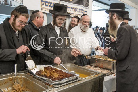  12.03.2015 LEZAJSK <br />PIELGRZYMKA CHASYDOW DO GROBU CADYKA ELIMELECHA WEISSBLUMA W LEZAJSKU W ROCZNICE JEGO SMIERCI. <br />DLA ZYDOW JEST TO JEDNO Z NAJSWIETSZYCH MIEJSC NA ZIEMI.<br /> 