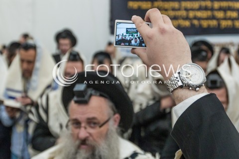  12.03.2015 LEZAJSK <br />PIELGRZYMKA CHASYDOW DO GROBU CADYKA ELIMELECHA WEISSBLUMA W LEZAJSKU W ROCZNICE JEGO SMIERCI. <br />DLA ZYDOW JEST TO JEDNO Z NAJSWIETSZYCH MIEJSC NA ZIEMI.<br /> 