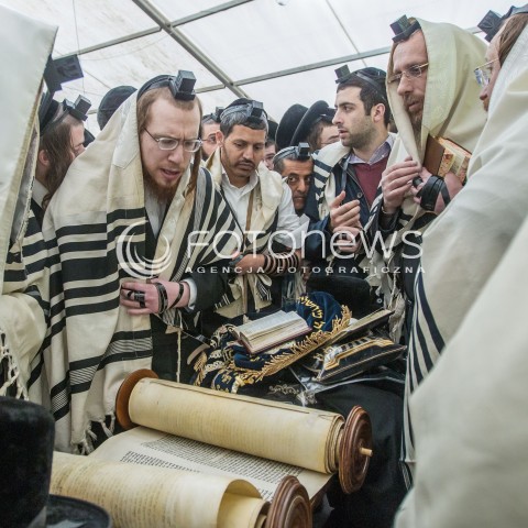  12.03.2015 LEZAJSK <br />PIELGRZYMKA CHASYDOW DO GROBU CADYKA ELIMELECHA WEISSBLUMA W LEZAJSKU W ROCZNICE JEGO SMIERCI. <br />DLA ZYDOW JEST TO JEDNO Z NAJSWIETSZYCH MIEJSC NA ZIEMI.<br /> 