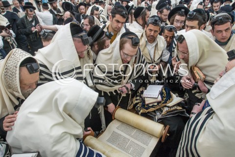 Pielgrzymka Chasydów do grobu cadyka Elimelecha w Leżajsku