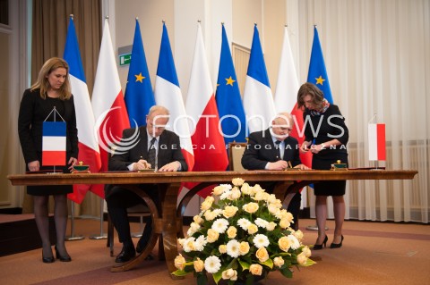  12.03.2015 WARSZAWA<br />WIZYTA PREMIERA FRANCJI W POLSCE<br />N/Z DYREKTOR FRANCUSKIEGO NARODOWEGO CENTRUM BADAN KOSNICZNYCH JEAN - YVES LE GALL DYREKTOR POLSKIEJ AGENCJI KOSMICZNEJ MAREK BANASZKIEWICZ<br /> 