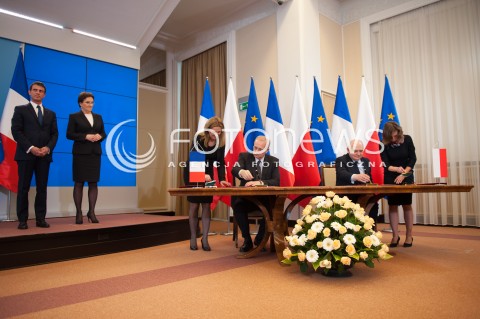  12.03.2015 WARSZAWA<br />WIZYTA PREMIERA FRANCJI W POLSCE<br />N/Z PREMIER FRANCJI MANUEL VALLS PREMIER EWA KOPACZ MAREK BANASZKIEWICZ DYREKTOR FRANCUSKIEGO NARODOWEGO CENTRUM BADAN KOSNICZNYCH JEAN - YVES LE GALL DYREKTOR POLSKIEJ AGENCJI KOSMICZNEJ MAREK BANASZKIEWICZ<br /> 