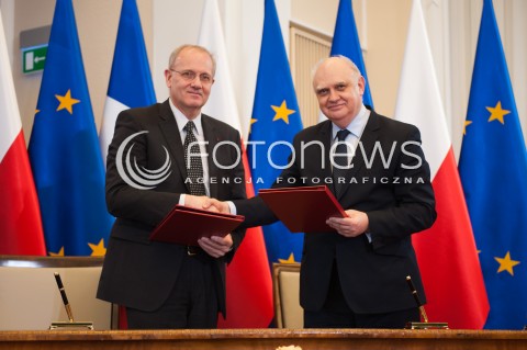  12.03.2015 WARSZAWA<br />WIZYTA PREMIERA FRANCJI W POLSCE<br />N/Z DYREKTOR FRANCUSKIEGO NARODOWEGO CENTRUM BADAN KOSNICZNYCH JEAN - YVES LE GALL DYREKTOR POLSKIEJ AGENCJI KOSMICZNEJ MAREK BANASZKIEWICZ<br /> 