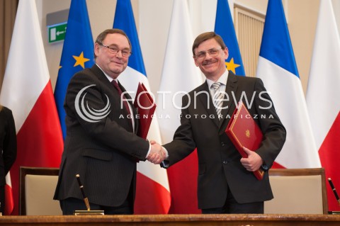  12.03.2015 WARSZAWA<br />WIZYTA PREMIERA FRANCJI W POLSCE<br />N/Z DYREKTOR FRANCUSKIEGO KOMISARIATU DS ENERGII ATOMOWEJ I ALTERNATYWNYCH ZRODEL ENERGII DANIEL VERWAERDE DYREKTOR NARODOWEGO CENTRUM BADAN JADROWYCH W SWIERKU GRZEGORZ WROCHNA<br /> 