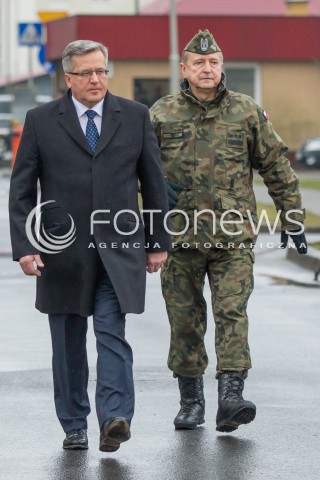  13.03.2015 RZESZOW<br />PREZYDENT RP BRONISLAW KOMOROWSKI NA PODKARPACIU<br />WIZYTA W 21. BRYGADZIE STRZELCOW PODHALANSKICH<br />N/Z BRONISLAW KOMOROWSKI LECH MAJEWSKI<br /> 