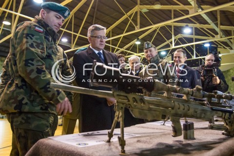  13.03.2015 RZESZOW<br />PREZYDENT RP BRONISLAW KOMOROWSKI NA PODKARPACIU<br />WIZYTA W 21. BRYGADZIE STRZELCOW PODHALANSKICH<br />N/Z BRONISLAW KOMOROWSKI LECH MAJEWSKI<br /> 