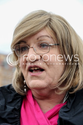  15.03.2015 WARSZAWA<br />ANNA GRODZKA ZBIERA PODPISY<br />N/Z ANNA GRODZKA<br /> 