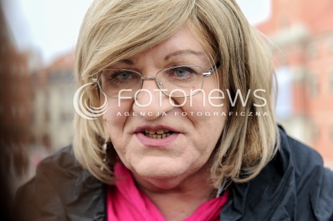  15.03.2015 WARSZAWA<br />ANNA GRODZKA ZBIERA PODPISY<br />N/Z ANNA GRODZKA<br /> 